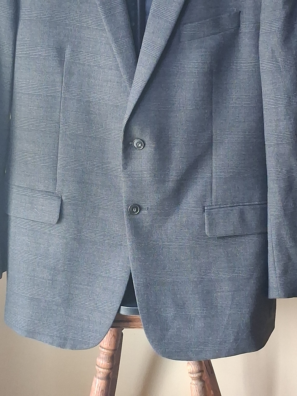 Jos. A. Bank 1905 Tailored Fit Gray & Black Plaid Sports Coat; Sz 46L & 40 Waist - Picture 3 of 9